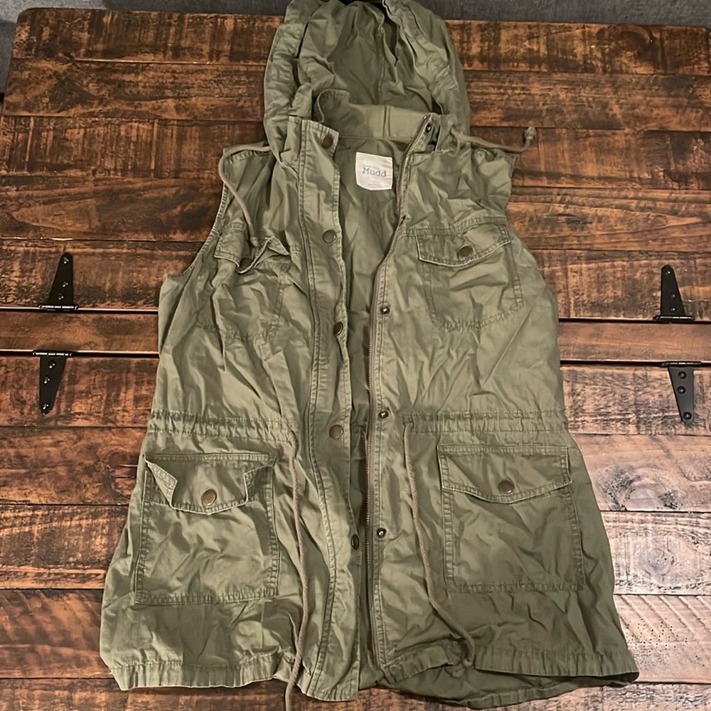 Green jacket with pockets & buttons